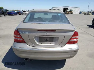2007 Mercedes-Benz C 230 Sport z VIN WDBRF52H17F893114, wystawiony jako Copart lot #61109905 z przebiegiem 190 956 mil mil oraz Szkoda całkowita • Salvage title. Historia ofert i sprzedaży dostępna na DreamBid. Obrazek 6.