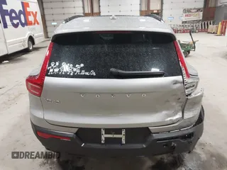 2024 Volvo XC40 Plus Dark Theme с VIN YV4L12UL0R2366601, выставлен на аукционе IAAI как лот 42206699 с пробегом 14 701 миль миль и . История ставок и продаж доступна на DreamBid. Изображение 16.