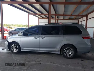 2018 Toyota Sienna XLE Auto Access Seat with VIN 5TDYZ3DC4JS904639, listed as a IAAI auction lot 41905251 with 179,989 mi miles. Bid and sale history available at carsss.com. Image 14.