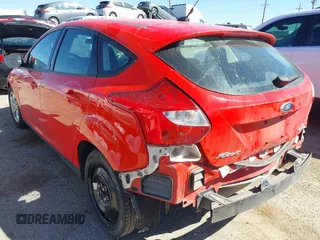 2014 Ford Focus SE with VIN 1FADP3K28EL265726, listed as a IAAI auction lot 41761931 with 86,740 mi miles. Bid and sale history available at carsss.com. Image 3.