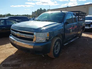 2008 Chevrolet Silverado 1500 LT w/1LT with VIN 2GCEC19J281258809, listed as a IAAI auction lot 40894258 with 297,614 mi miles. Bid and sale history available at carsss.com. Image 2.
