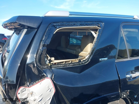 2011 Toyota 4Runner SR5 with VIN JTEZU5JR7B5022620, listed as a IAAI auction lot 40702968 with 158,449 mi miles. Bid and sale history available at carsss.com. Image 17.