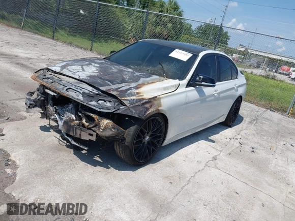 2013 BMW 3 Series 328i z VIN WBA3C1C58DF444891, wystawiony jako IAAI lot #42227947 z przebiegiem Nie podano mil oraz . Historia ofert i sprzedaży dostępna na DreamBid. Obrazek 2.