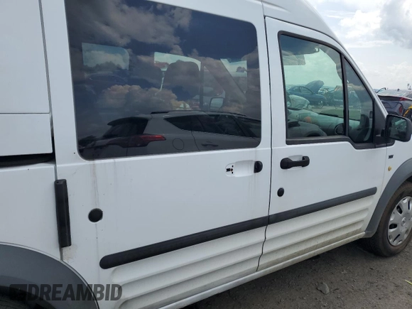 2010 Ford Transit Connect XLT z VIN NM0KS9BN6AT031475, wystawiony jako Copart lot #64888655 z przebiegiem 359 380 mil mil oraz Czysty tytuł • Clean title. Historia ofert i sprzedaży dostępna na DreamBid. Obrazek 11.