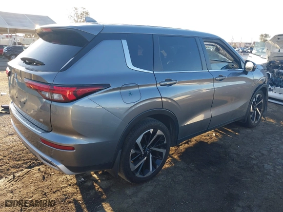 2023 Mitsubishi Outlander SE with VIN JA4J3UA87PZ050286, listed as a IAAI auction lot 41826983 with 60,728 mi miles. Bid and sale history available at carsss.com. Image 4.