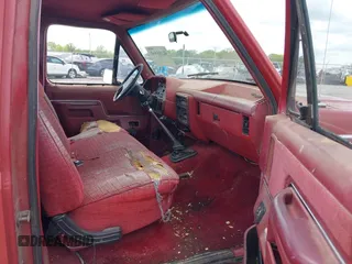 1989 Ford F-150 with VIN 1FTEF14N0KLA44582, listed as a IAAI auction lot 42108560 with 622 mi miles. Bid and sale history available at carsss.com. Image 5.