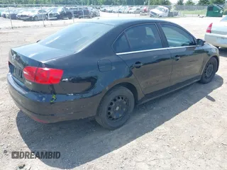 2013 Volkswagen Jetta SE z VIN 3VWDP7AJ7DM311471, wystawiony jako IAAI lot #42574345 z przebiegiem 81 760 mil mil oraz . Historia ofert i sprzedaży dostępna na DreamBid. Obrazek 4.