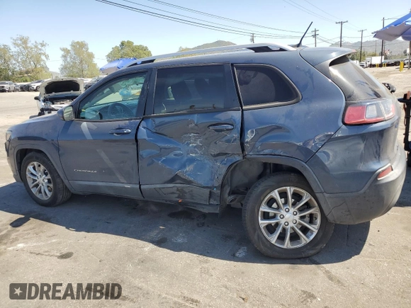 2020 Jeep Cherokee Latitude с VIN 1C4PJLCB0LD619317, выставлен на аукционе Copart как лот 52575625 с пробегом 84 753 миль миль и Списание • Salvage title. История ставок и продаж доступна на DreamBid. Изображение 2.