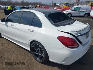 2016 Mercedes-Benz C 450 AMG z VIN 55SWF6EB9GU109668, wystawiony jako IAAI lot #41833350 z przebiegiem 104 567 mil mil oraz . Historia ofert i sprzedaży dostępna na DreamBid. Obrazek 18.