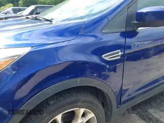 2013 Ford Escape SE с VIN 1FMCU9GX3DUA38339, выставлен на аукционе IAAI как лот 42313615 с пробегом 186 008 миль миль и . История ставок и продаж доступна на DreamBid. Изображение 6.