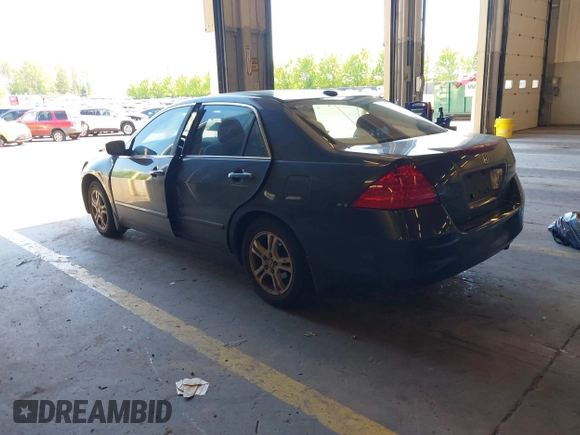 2006 Honda Accord EX-L z VIN 1HGCM56816A056450, wystawiony jako IAAI lot #42185375 z przebiegiem 314 620 mil mil oraz . Historia ofert i sprzedaży dostępna na DreamBid. Obrazek 3.