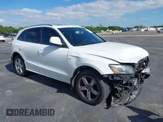 2011 Audi Q5 3.2L Premium Plus with VIN WA1DKAFP2BA044305, listed as a IAAI auction lot 39210227 with 154,374 mi miles. Bid and sale history available at carsss.com. Image 1.