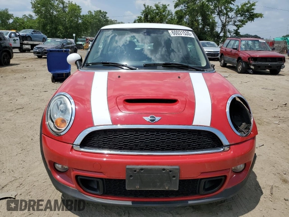 2013 MINI Hardtop S with VIN WMWSV3C59DT479278, listed as a Copart auction lot 60031535 with 82,166 mi miles and Salvage title. Bid and sale history available at DreamBid. Image 5.