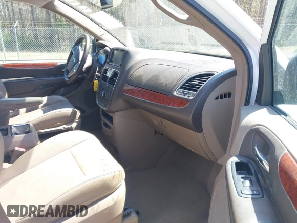 2014 Chrysler Town & Country Touring with VIN 2C4RC1BG9ER148966, listed as a IAAI auction lot 41886625 with 104,299 mi miles. Bid and sale history available at carsss.com. Image 5.