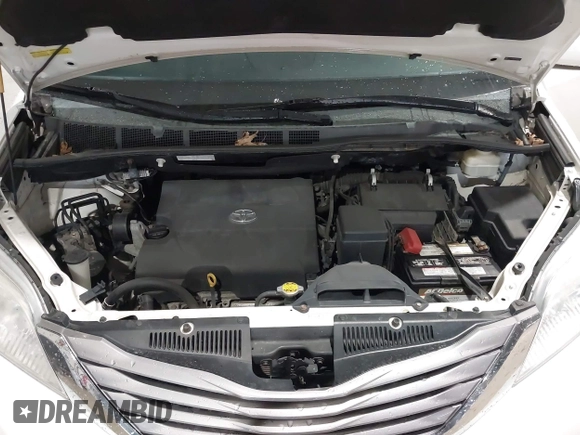 2015 Toyota Sienna XLE with VIN 5TDYK3DC8FS598525, listed as a IAAI auction lot 41918825 with 128,557 mi miles. Bid and sale history available at carsss.com. Image 10.