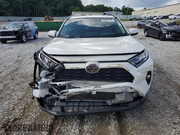 2021 Toyota RAV4 XLE Premium with VIN 2T3A1RFV6MW142184, listed as a Copart auction lot 60983715 with 31,814 mi miles and Salvage title. Bid and sale history available at DreamBid. Image 5.