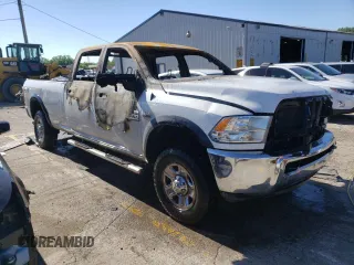2017 Ram 2500 Tradesman z VIN 3C6UR5HJ9HG719988, wystawiony jako Copart lot #58069794 z przebiegiem Nie podano mil oraz Nie do naprawy • Non repairable. Historia ofert i sprzedaży dostępna na DreamBid. Obrazek 4.