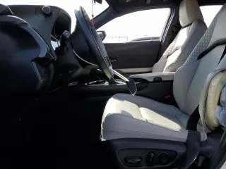 2021 Lexus UX 200 с VIN JTHX3JBHXM2038035, выставлен на аукционе Copart как лот 51871825 с пробегом 23 083 миль миль и Списание • Salvage title. История ставок и продаж доступна на DreamBid. Изображение 7.