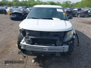 2015 Ford Utility Police Interceptor with VIN 1FM5K8AR0FGC16647, listed as a IAAI auction lot 42039669 with 155,768 mi miles. Bid and sale history available at carsss.com. Image 13.