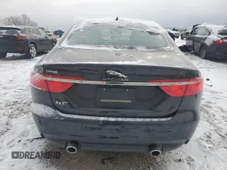 2016 Jaguar XF 35t Premium z VIN SAJBD4BV6GCY11860, wystawiony jako Copart lot #41879565 z przebiegiem 42 304 mil mil oraz Szkoda całkowita • Salvage title. Historia ofert i sprzedaży dostępna na DreamBid. Obrazek 6.