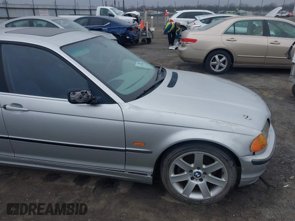2000 BMW 3 Series 328i with VIN WBAAM5330YFR16615, listed as a IAAI auction lot 41496845 with Not Provided miles. Bid and sale history available at carsss.com. Image 12.