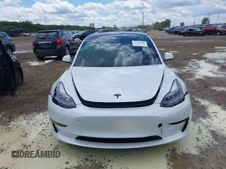 2023 Tesla Model 3 z VIN 5YJ3E1EA8PF608429, wystawiony jako IAAI lot #42345888 z przebiegiem 14 907 mil mil oraz . Historia ofert i sprzedaży dostępna na DreamBid. Obrazek 11.