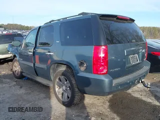 2008 GMC Yukon SLT w/4SB with VIN 1GKFC13J48R152967, listed as a IAAI auction lot 41307366 with 183,151 mi miles. Bid and sale history available at carsss.com. Image 3.