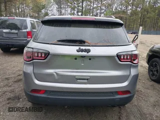 2018 Jeep Compass Latitude with VIN 3C4NJCBB0JT487272, listed as a IAAI auction lot 41955584 with 92,042 mi miles. Bid and sale history available at carsss.com. Image 16.
