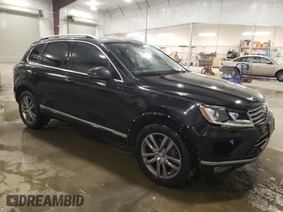 2016 Volkswagen Touareg Sport with VIN WVGEF9BP5GD012758, listed as a Copart auction lot 85434084 with 111,746 mi miles and Salvage Title. Bid and sale history available at DreamBid. Image 4.