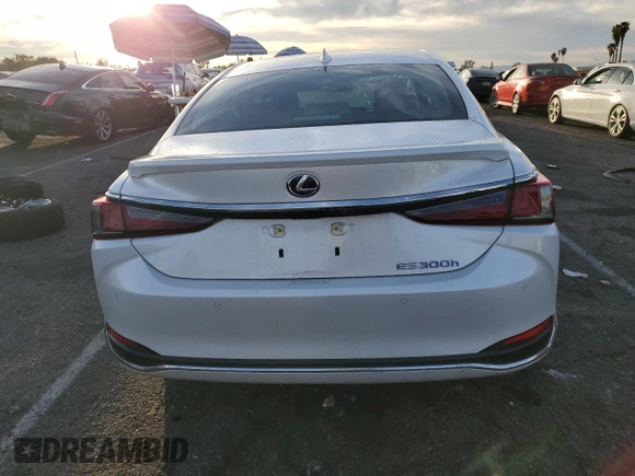 2022 Lexus ES 300h Luxury with VIN 58AEA1C11NU018217, listed as a Copart auction lot 43803745 with 9,446 mi miles and Salvage title. Bid and sale history available at DreamBid. Image 6.