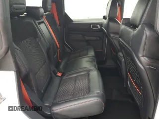 2024 Ford Bronco Raptor z VIN 1FMEE0RR0RLA38568, wystawiony jako Copart lot #41810505 z przebiegiem 168 mil mil oraz Szkoda całkowita • Salvage title. Historia ofert i sprzedaży dostępna na DreamBid. Obrazek 10.