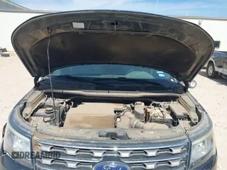 2017 Ford Explorer XLT with VIN 1FM5K7D8XHGA75280, listed as a IAAI auction lot 41805962 with 114,633 mi miles and . Bid and sale history available at carsss.com. Image 10.