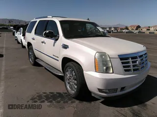 2011 Cadillac Escalade z VIN 1GYS4AEF2BR325161, wystawiony jako IAAI lot #36574248 z przebiegiem 214 201 mil mil oraz . Historia ofert i sprzedaży dostępna na DreamBid. Obrazek 1.
