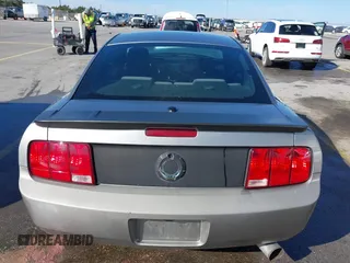 2008 Ford Mustang Deluxe with VIN 1ZVHT80N085170844, listed as a IAAI auction lot 41673185 with 274,392 mi miles. Bid and sale history available at carsss.com. Image 16.