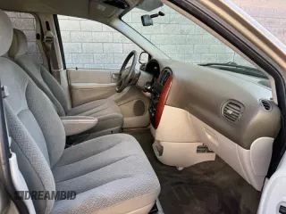 2005 Chrysler Town & Country LX with VIN 2C8GP44R15R541631, listed as a Copart auction lot 49867275 with 149,439 mi miles and Clean Title. Bid and sale history available at carsss.com. Image 5.