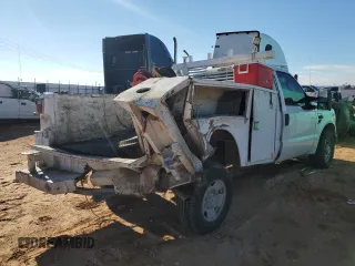 2008 Ford F-250 with VIN 1FDNF20568EE39063, listed as a Copart auction lot 81546053 with 260,163 mi miles and Salvage title. Bid and sale history available at DreamBid. Image 3.