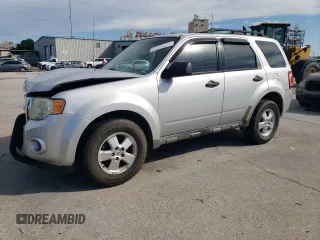 2012 Ford Escape XLS z VIN 1FMCU0C70CKA83668, wystawiony jako Copart lot #61737275 z przebiegiem 245 744 mil mil oraz Szkoda całkowita • Salvage title. Historia ofert i sprzedaży dostępna na DreamBid. Obrazek 1.