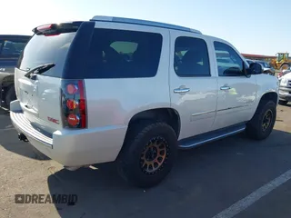 2010 GMC Yukon Denali with VIN 1GKUKEEF1AR224997, listed as a IAAI auction lot 42056472 with 81,314 mi miles. Bid and sale history available at carsss.com. Image 4.