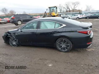 2022 Lexus ES 350 z VIN 58ADZ1B13NU122178, wystawiony jako IAAI lot #41125865 z przebiegiem 35 903 mil mil oraz . Historia ofert i sprzedaży dostępna na DreamBid. Obrazek 14.