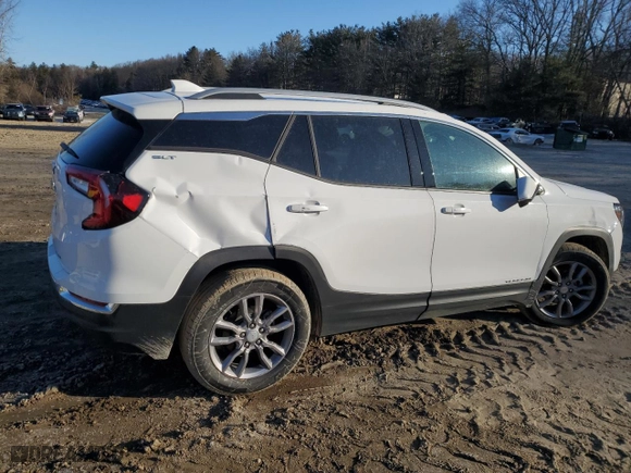 2024 GMC Terrain SLT with VIN 3GKALVEGXRL166349, listed as a Copart auction lot 47609045 with 28,034 mi miles and Salvage Title. Bid and sale history available at carsss.com. Image 3.