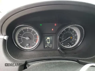 2011 Suzuki Kizashi SE z VIN JS2RE9A30B6110204, wystawiony jako Copart lot #85853384 z przebiegiem 168 962 mil mil oraz Szkoda całkowita • Salvage title. Historia ofert i sprzedaży dostępna na DreamBid. Obrazek 9.