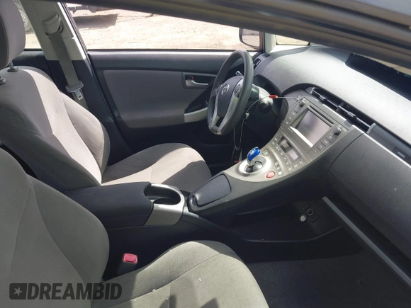 2013 Toyota Prius with VIN JTDKN3DP2D3032147, listed as a IAAI auction lot 41915296 with 207,920 mi miles and . Bid and sale history available at DreamBid. Image 5.