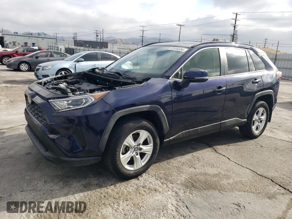 2019 Toyota RAV4 XLE with VIN JTMP1RFV8KD513544, listed as a Copart auction lot 82699354 with 43,562 mi miles and Salvage Title. Bid and sale history available at DreamBid. Image 1.