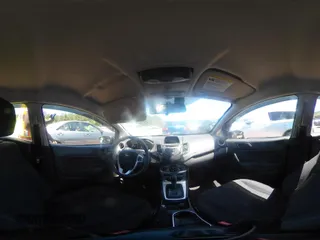 2019 Ford Fiesta SE z VIN 3FADP4EJ0KM125724, wystawiony jako IAAI lot #42320657 z przebiegiem 53 728 mil mil oraz . Historia ofert i sprzedaży dostępna na DreamBid. Obrazek 20.