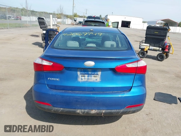 2014 Kia Forte LX with VIN KNAFX4A63E5219834, listed as a IAAI auction lot 42069749 with Not Provided miles and . Bid and sale history available at carsss.com. Image 16.