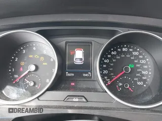 2020 Volkswagen Tiguan SE with VIN 3VV3B7AX9LM061569, listed as a IAAI auction lot 41902252 with 33,079 mi miles and . Bid and sale history available at DreamBid. Image 7.