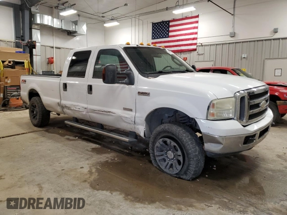 2005 Ford F-250 XL with VIN 1FTSW21P35EC79548, listed as a Copart auction lot 57217535 with 206,502 mi miles and Clean title. Bid and sale history available at DreamBid. Image 4.