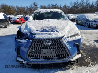 2024 Lexus NX 350 Luxury z VIN 2T2HGCEZ0RC059703, wystawiony jako Copart lot #88131705 z przebiegiem 1 427 mil mil oraz Szkoda całkowita • Salvage title. Historia ofert i sprzedaży dostępna na DreamBid. Obrazek 5.