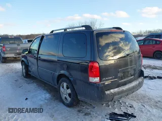 2008 Chevrolet Uplander LT w/1LT with VIN 1GNDV33138D203761, listed as a IAAI auction lot 41320741 with 178,372 mi miles. Bid and sale history available at carsss.com. Image 3.