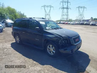 2005 GMC Envoy SLE with VIN 1GKDT13S552253519, listed as a IAAI auction lot 42113617 with 172,058 mi miles and . Bid and sale history available at carsss.com. Image 1.